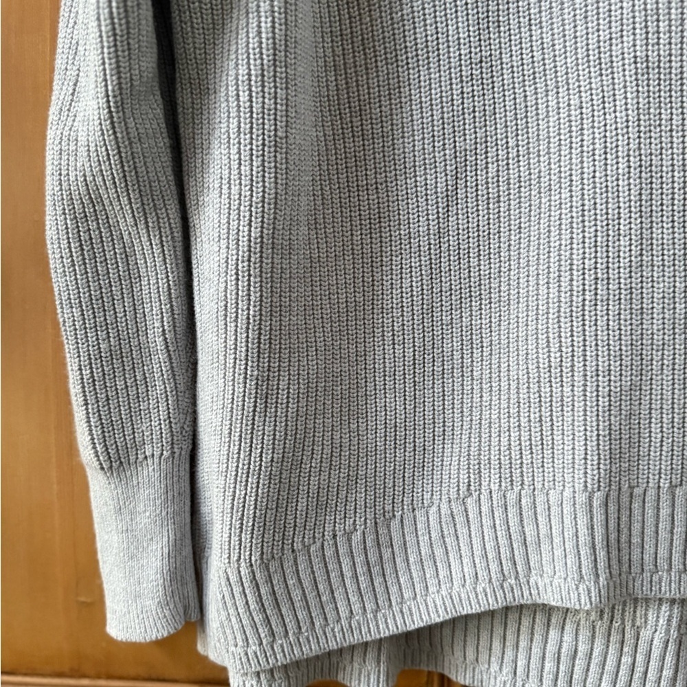 J Crew Ribbed‎ cotton-cashmere relaxed turtleneck sweater color gray - Picture 3 of 6